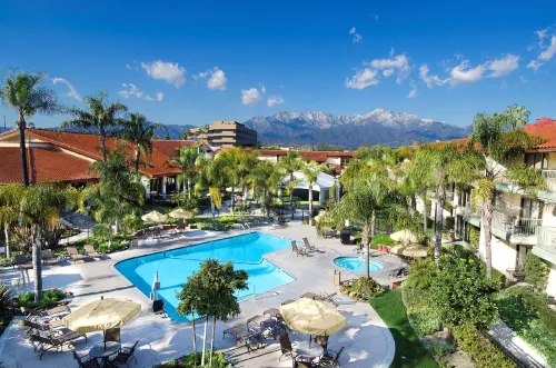 DoubleTree by Hilton Ontario Airport Semester och rekreation Photos
