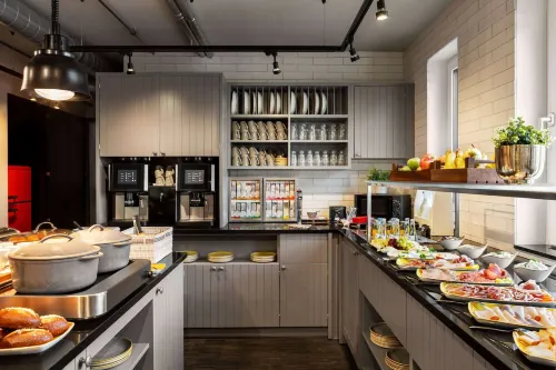 Vienna House Easy by Wyndham Bremen Restauration Photos