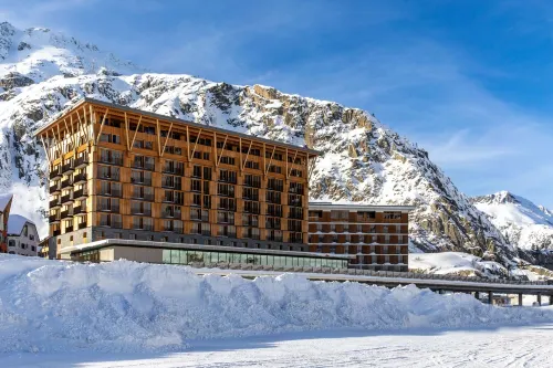 Radisson Blu Hotel Reussen Andermatt Esterni Photos