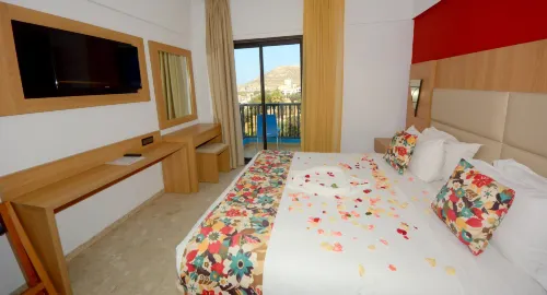Oasis Hotel & Spa Photos