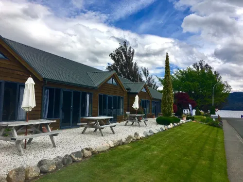 Lakefront Lodge Exterior Photos