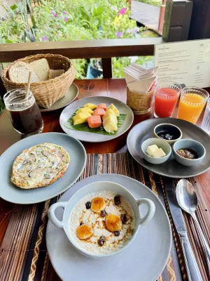Maison Dalabua Dining Photos