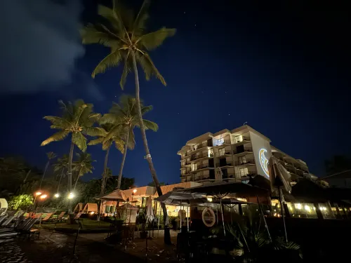 Courtyard by Marriott King Kamehameha's Kona Beach Hotel Exterior Photos