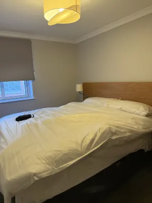 Premier Suites Reading Rooms Photos