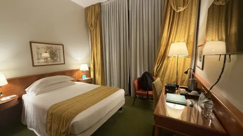 Hotel Cavour Zimmer Photos