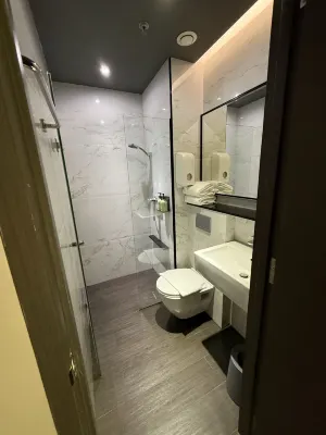 Hotel Boss Kamar Photos