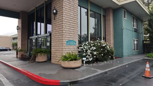 Days Inn & Suites by Wyndham Sunnyvale Public Areas Photos