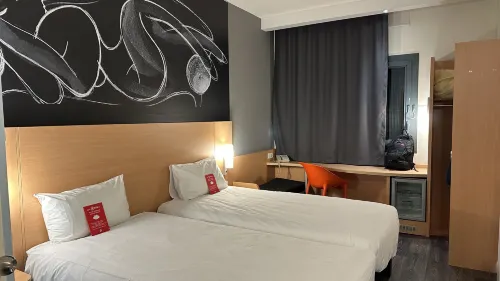 Ibis Ankara Airport Zimmer Photos