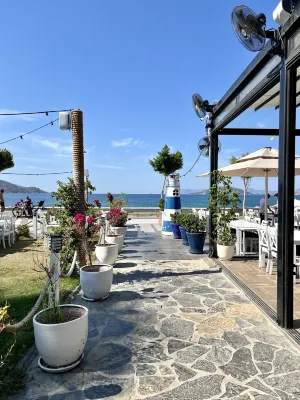 URAS BEACH HOTEL À proximité de l'hôtel Photos