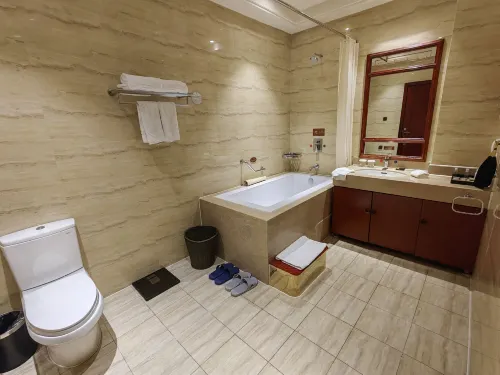 Chong Ning Castle Hotel Rooms Photos