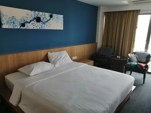 Royal Palace Hotel Rooms Photos
