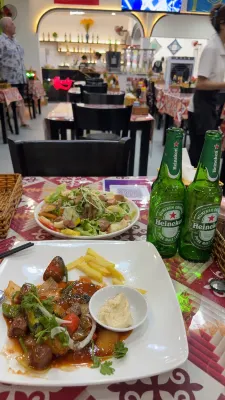 Khách sạn Meriton Ăn uống Photos