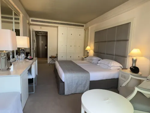 NJV Athens Plaza Camere Photos