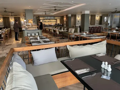 Sawaddi Patong Resort & Spa by Tolani Restauration Photos