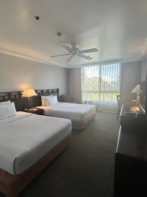The Forest Lodge at Camp John Hay Zimmer Photos