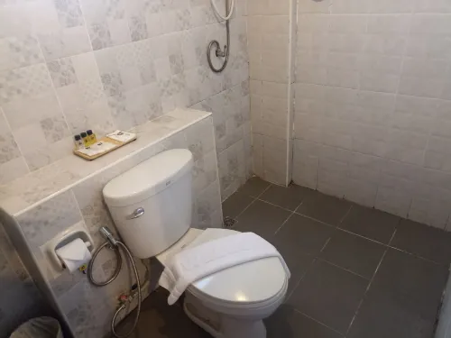 B2 Santitham (Wat Jed Yod) Boutique & Budget Hotel Kamar Photos