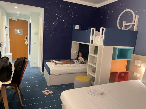 Grand Magic Hotel Rooms Photos