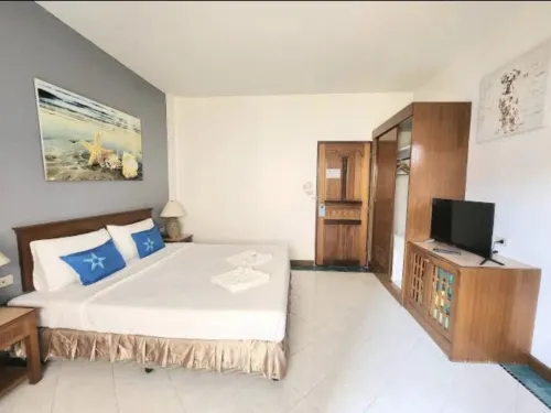 Sea Front Home Hotel - Patong Beach Kamar Photos