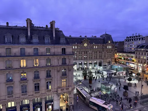 Mercure Paris Opera Garnier Hôtel & Spa Рядом с отелем Photos
