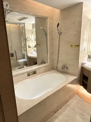 New Century Hotel Zimmer Photos