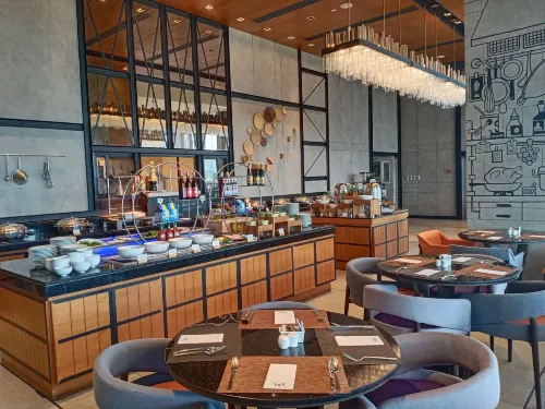 Mercure Bangkok Makkasan Makanan Photos