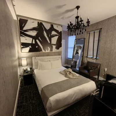 Square Hotel at Times Square Rooms Photos