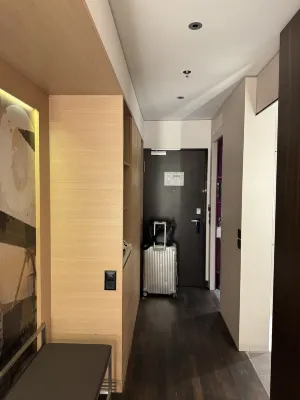 Renaissance Zurich Tower Hotel Rooms Photos