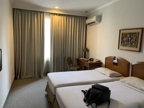 Grand Cikarang Hotel Zimmer Photos