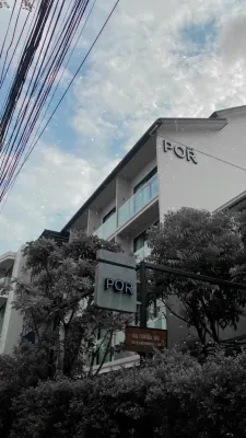 Por Thapae Gate Exterior Photos