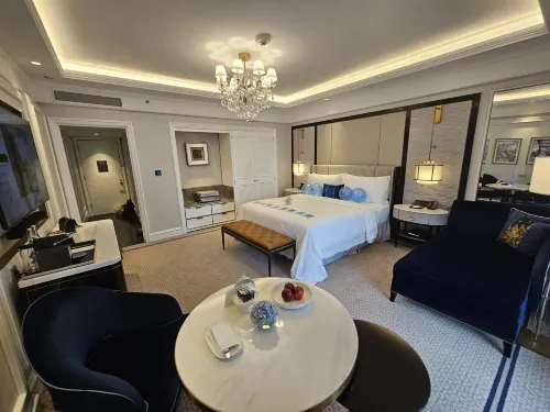 The St. Regis Jakarta Kamar Photos