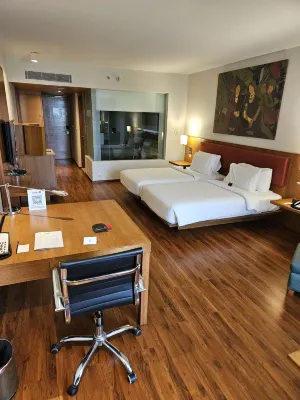 Radisson Blu Plaza Hotel Hyderabad Banjara Hills Rooms Photos
