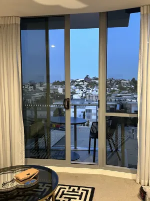 Alex Perry Hotel & Apartments Photos