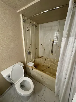 Westgate Las Vegas Resort & Casino Rooms Photos
