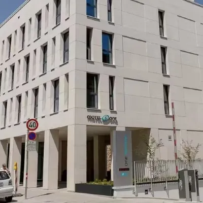 Motel One Stuttgart-Bad Cannstatt Экстерьер Photos