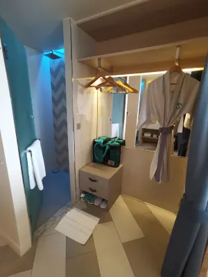 The SIS Kata Resort - Adult Only Kamar Photos