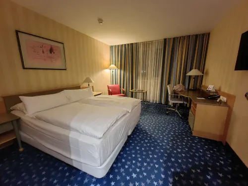 NH Danube City Rooms Photos