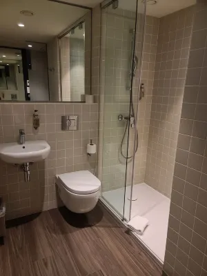 EasyHotel Barcelona Fira Chambres Photos