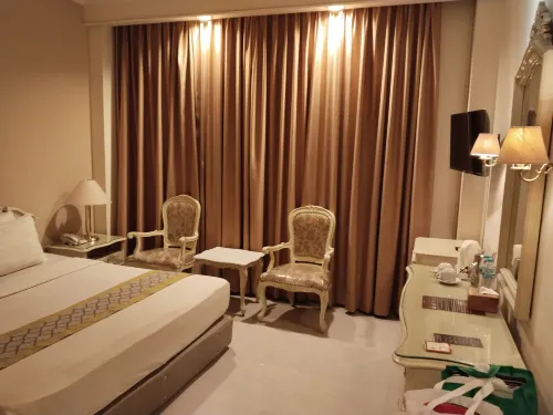 Hotel Indah Palace Solo Kamar Photos