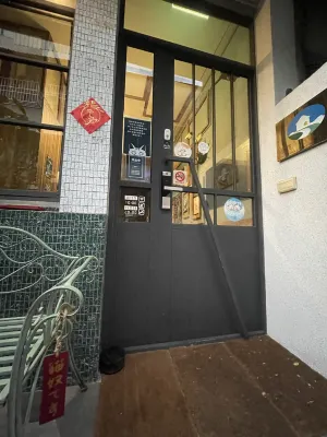 Local Backpacker Hostel Public Areas Photos