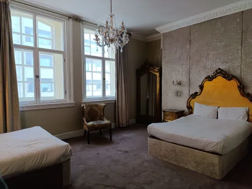 30 James Street Camere Photos