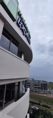 Holiday Inn Express Durban - Umhlanga Außen Photos