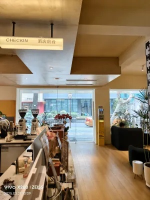 CHENS Hotel (Kuanzhai Alley People's Park Subway Station) Photos