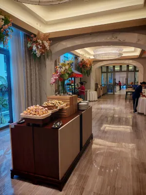 Springwoods Club Palm Tree Hotel Dining Photos