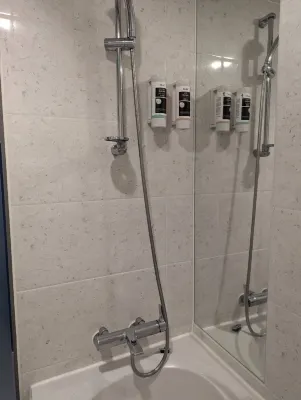 Travelodge Myeongdong Namsan Hotel Rooms Photos