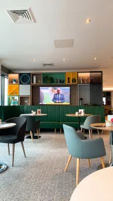Holiday Inn London - Luton Airport Photos