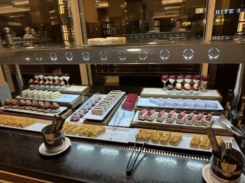 وايت بيتش الباتروس تناول الطعام Photos