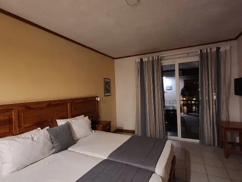 Gillieru Harbour Hotel Rooms Photos
