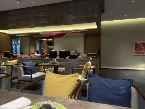 Qianna Hotel (Wuchang Railway Station Dingziqiao Subway Station) Dining Photos