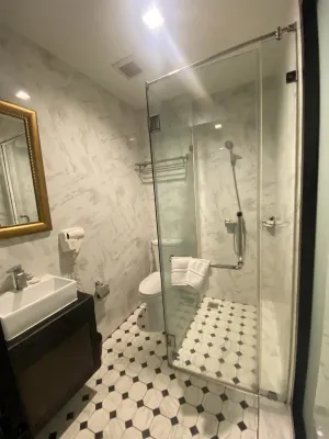 Khaosan Palace Hotel Rooms Photos