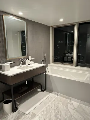 Four Seasons Hotel Embarcadero Rooms Photos